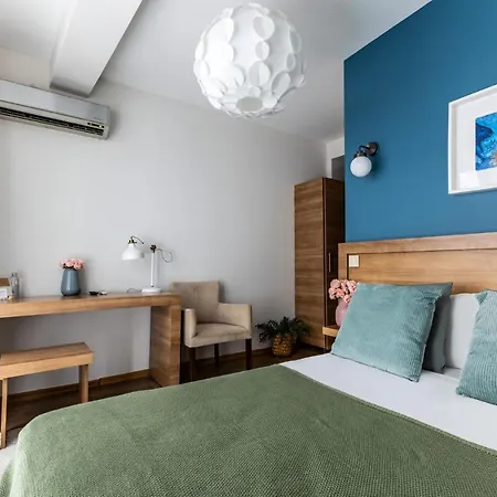 Hotel Meridian *